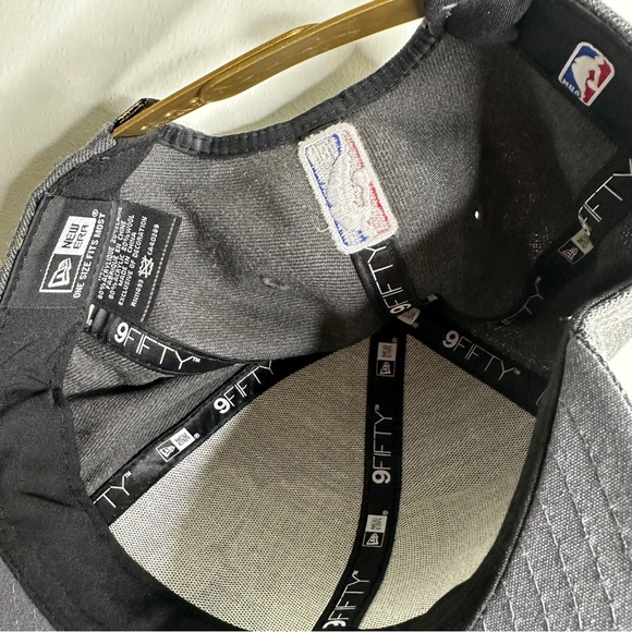 9Fifty Golden State Warriors - 2018 Championship Commemorative SnapBack Hat NWT - Picture 7 of 8